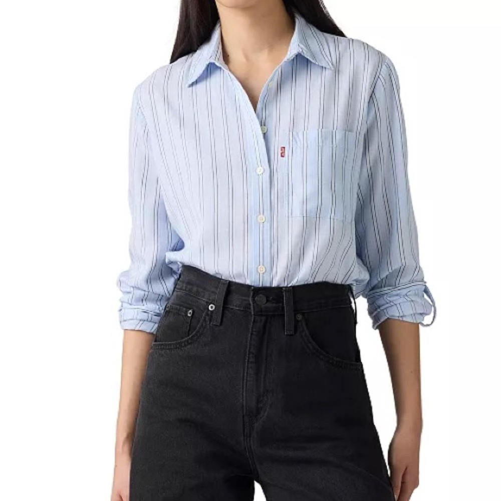 NWT Levi's Women’s Light Blue Striped Shirt